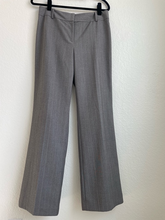 Ann Taylor Pants - Ann Taylor Gray Pinstripe Wide-Leg Dress Pants • Size 6
